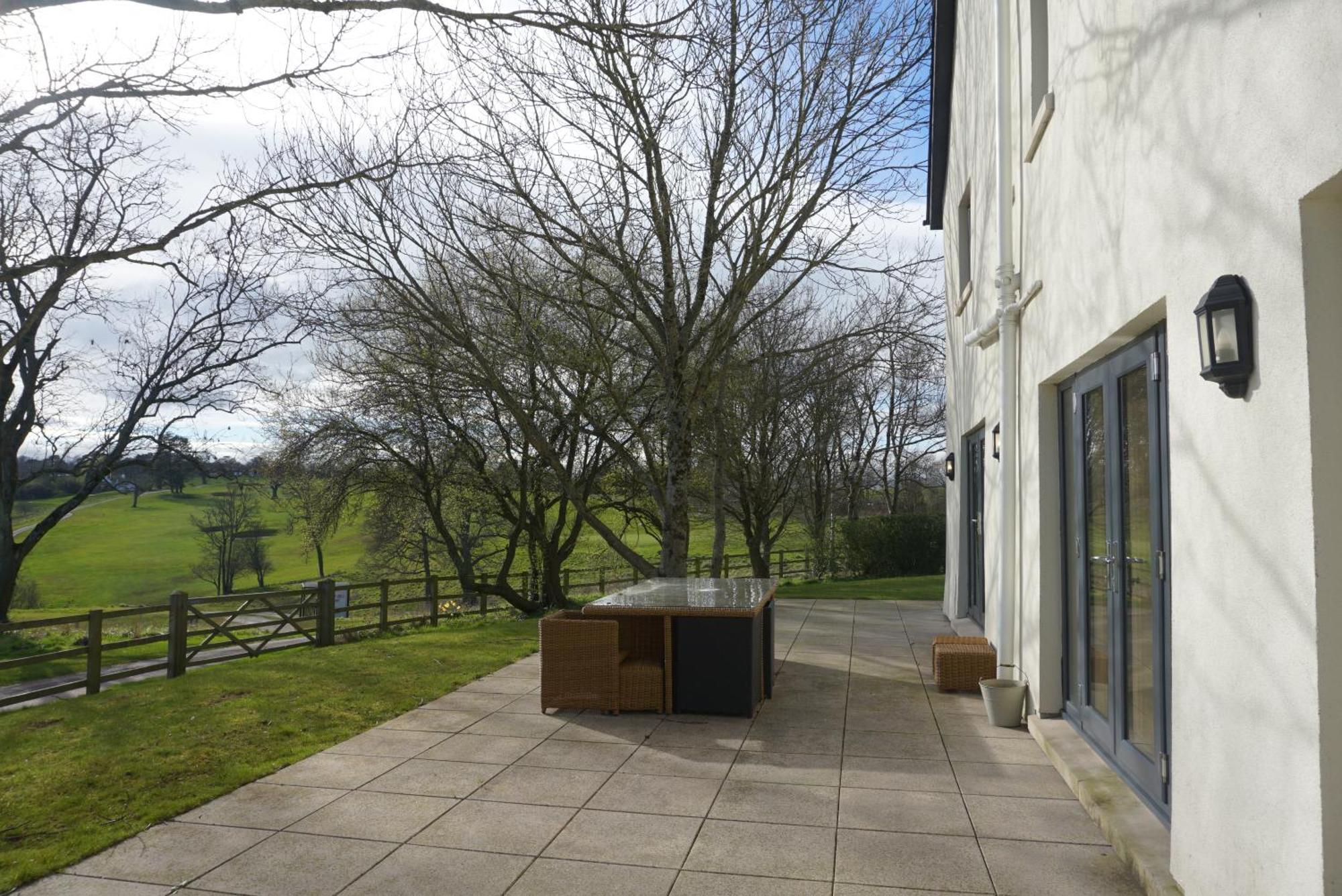 Hunter Lodges By Celtic Manor Newport  Eksteriør billede