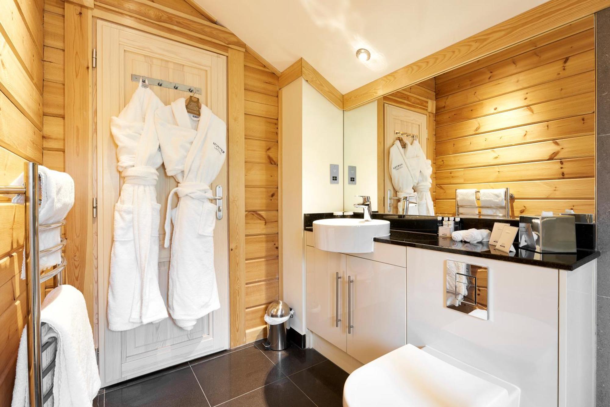 Hunter Lodges By Celtic Manor Newport  Eksteriør billede